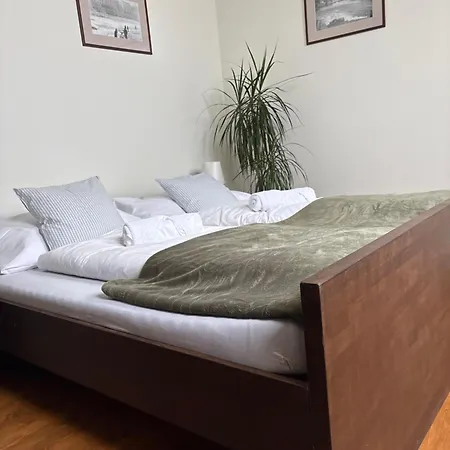 Rezidence U Kamenneho Mostu * Piosek